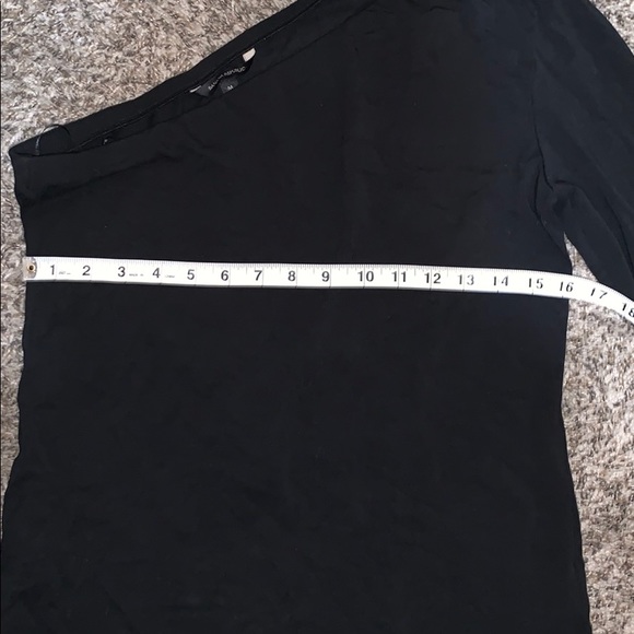 Banana Republic one shoulder long sleeve top 🖤 - Picture 4 of 5